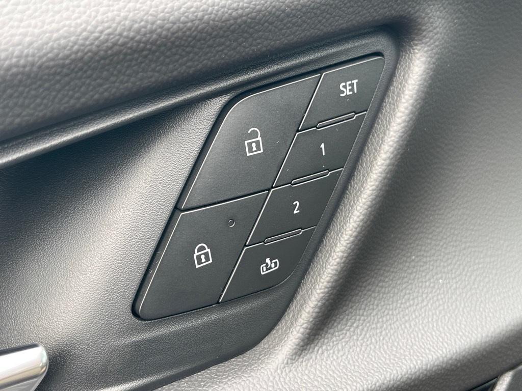 new 2026 Chevrolet Equinox car, priced at $37,610