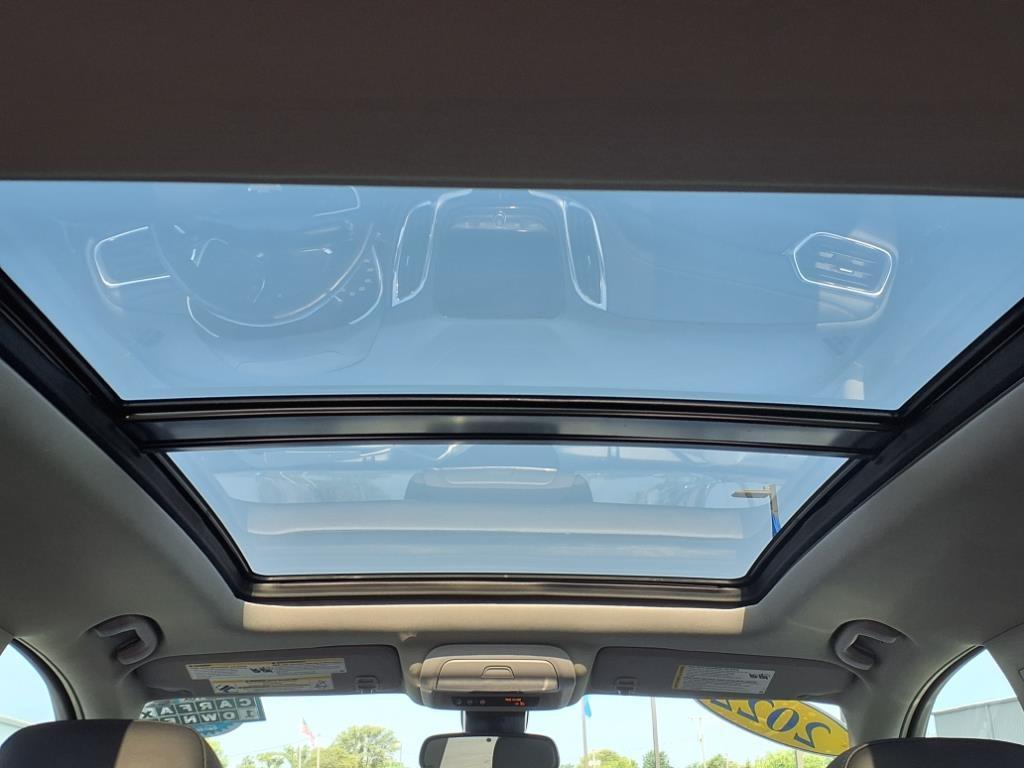 used 2022 Chevrolet Equinox car, priced at $25,998