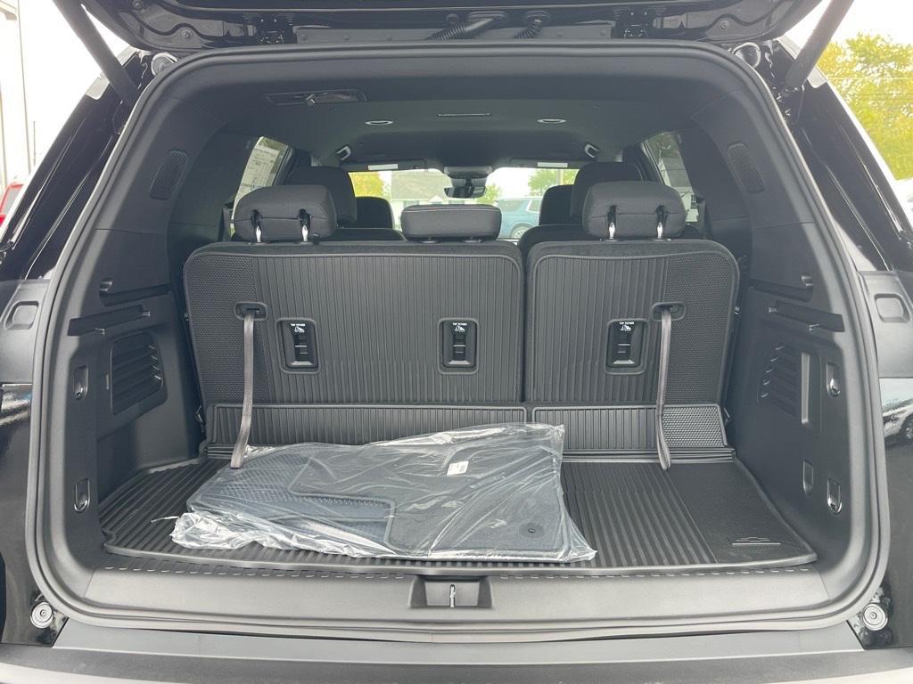 new 2026 Chevrolet Traverse car, priced at $48,604