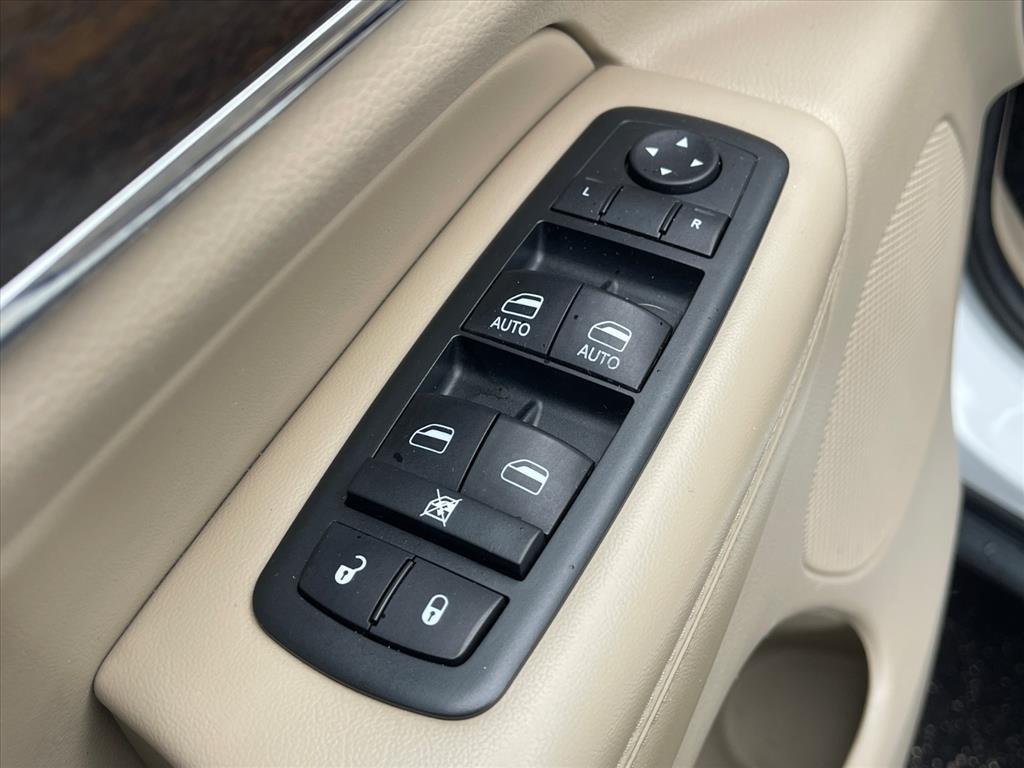 used 2014 Jeep Grand Cherokee car, priced at $12,998