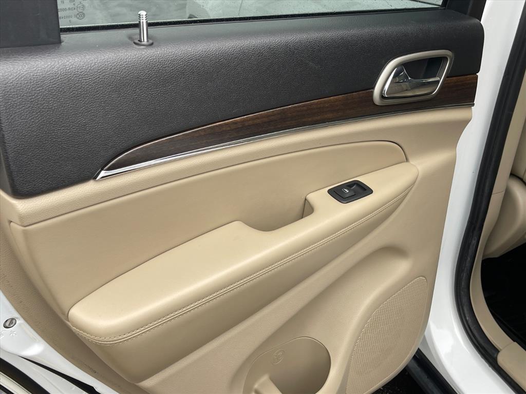 used 2014 Jeep Grand Cherokee car, priced at $12,998