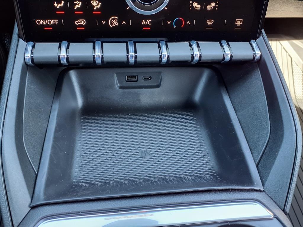new 2025 GMC Terrain car, priced at $31,995
