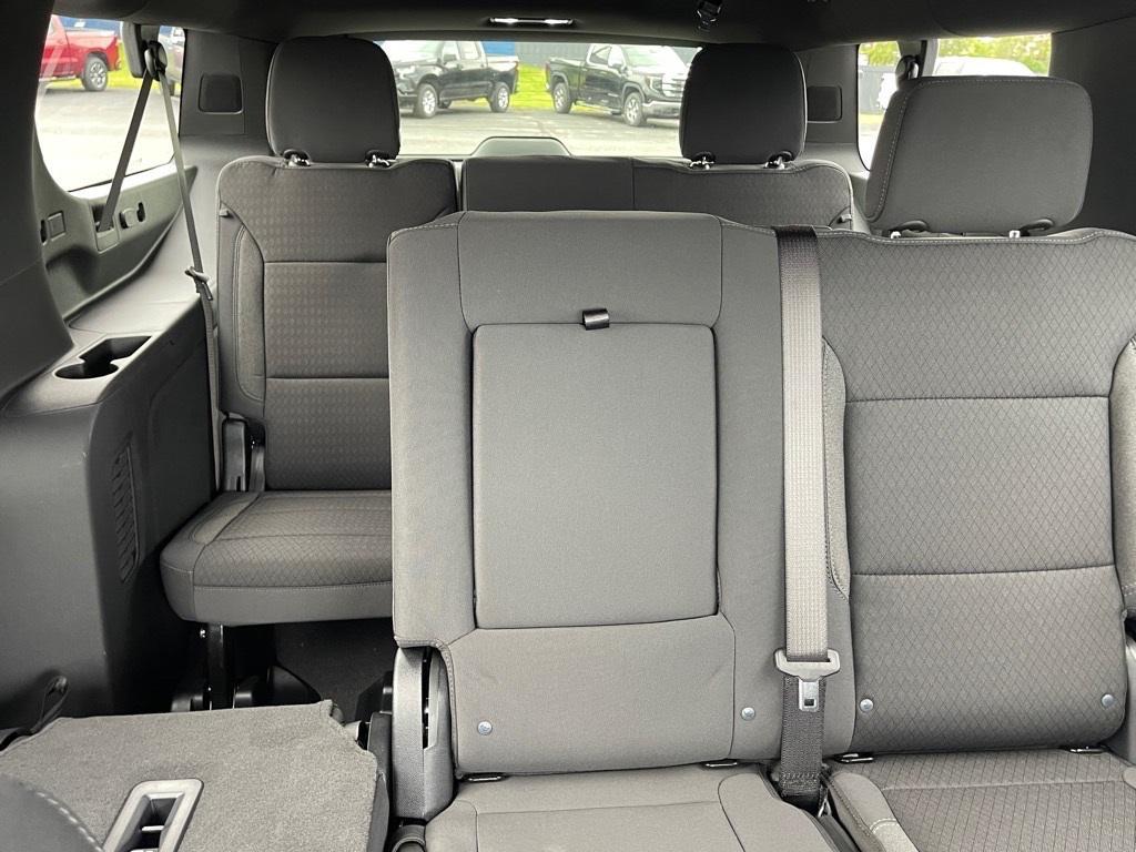 new 2025 Chevrolet Suburban car, priced at $71,825