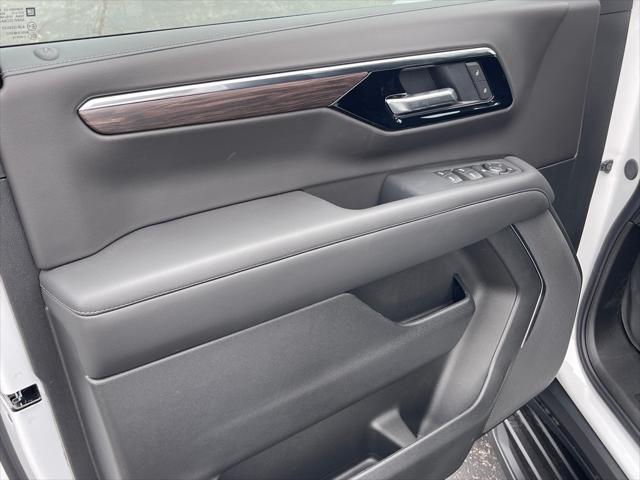 new 2025 Chevrolet Suburban car, priced at $71,825