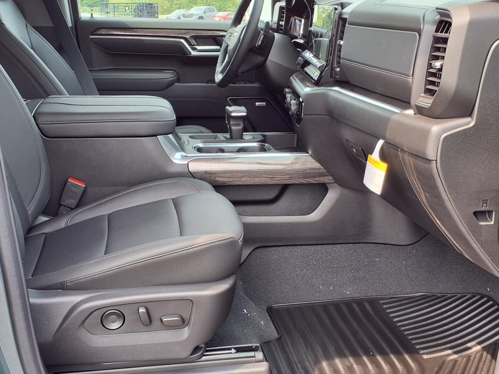 new 2025 Chevrolet Silverado 1500 car, priced at $71,360