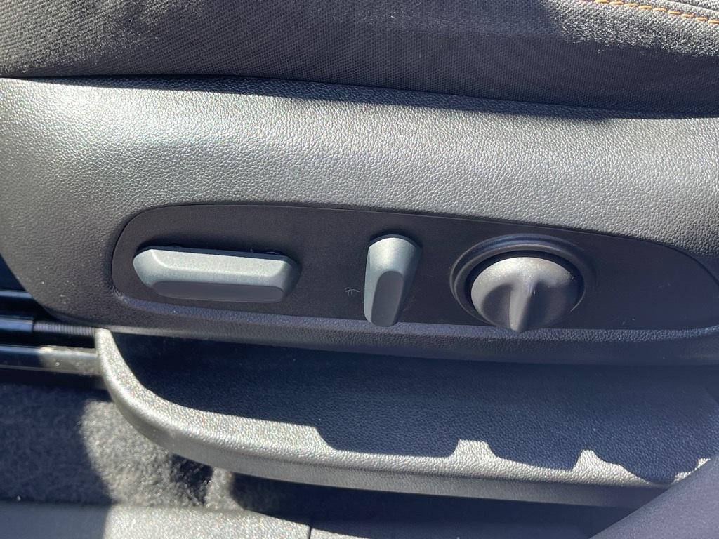 used 2022 Chevrolet Equinox car, priced at $23,998