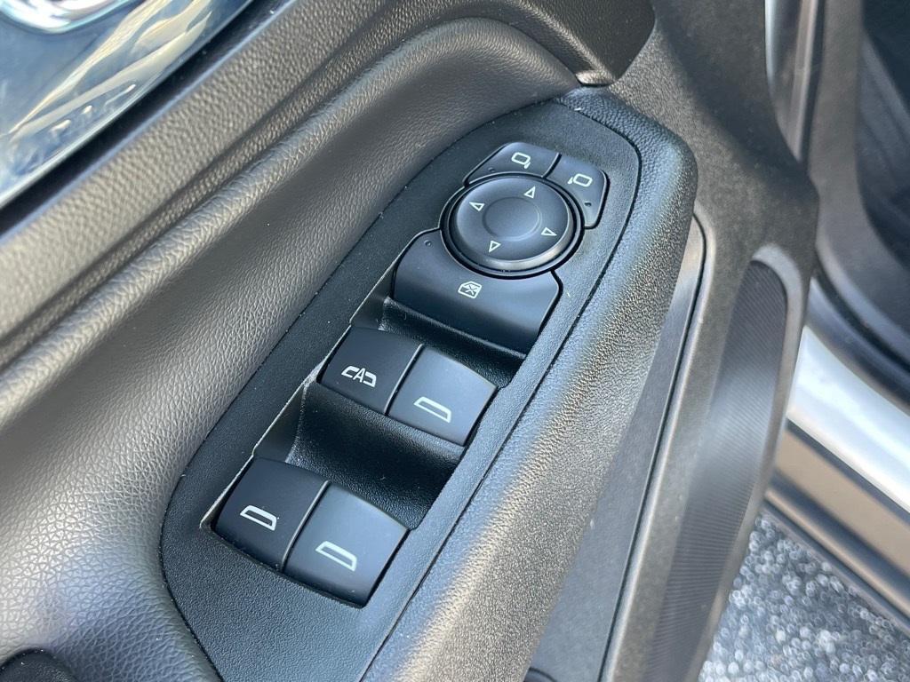 used 2022 Chevrolet Equinox car, priced at $23,998