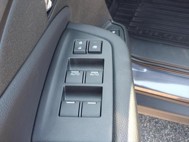used 2021 Honda Pilot car, priced at $31,000