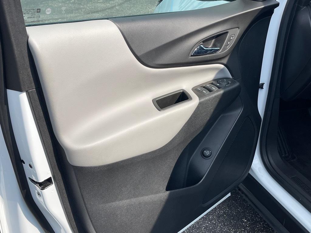 used 2022 Chevrolet Equinox car, priced at $23,998