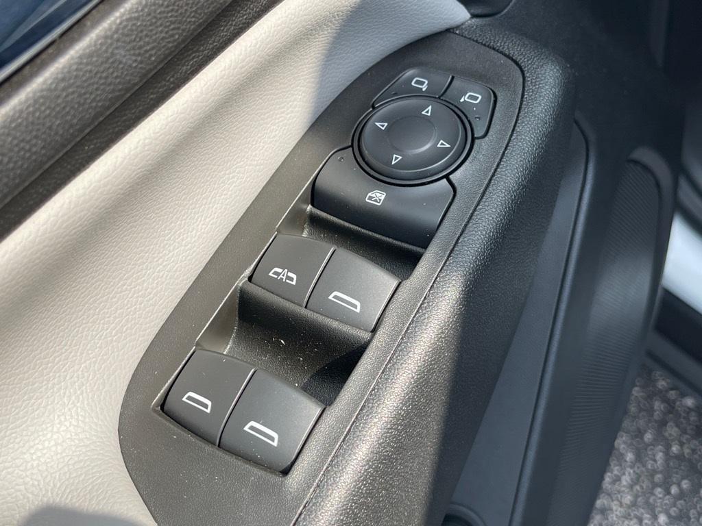 used 2022 Chevrolet Equinox car, priced at $23,998