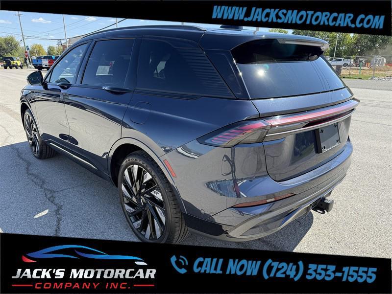 used 2024 Lincoln Nautilus car, priced at $59,900