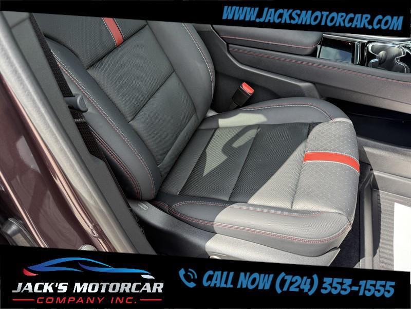 used 2024 Chevrolet Traverse car, priced at $53,900