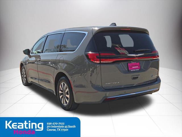 used 2022 Chrysler Pacifica Hybrid car, priced at $21,998