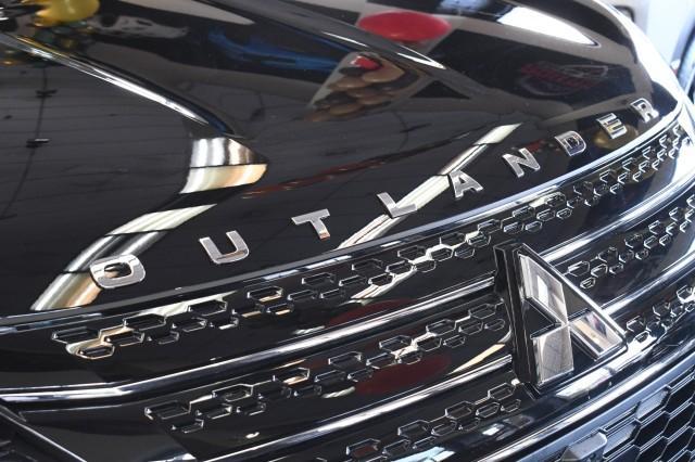 new 2025 Mitsubishi Outlander PHEV car, priced at $49,535