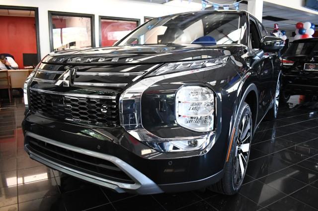 new 2025 Mitsubishi Outlander car, priced at $31,995