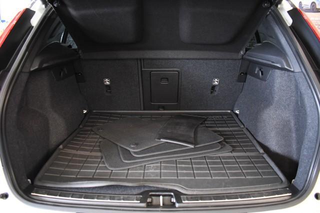 used 2021 Volvo XC40 car, priced at $26,995