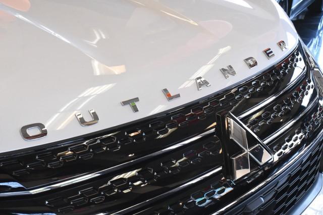 new 2025 Mitsubishi Outlander PHEV car, priced at $48,985