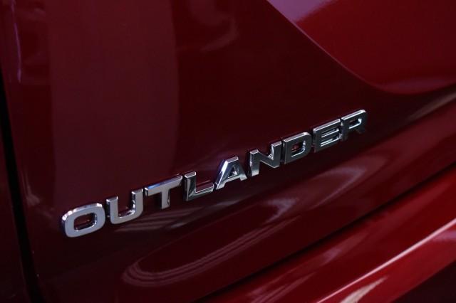 new 2024 Mitsubishi Outlander car, priced at $29,143