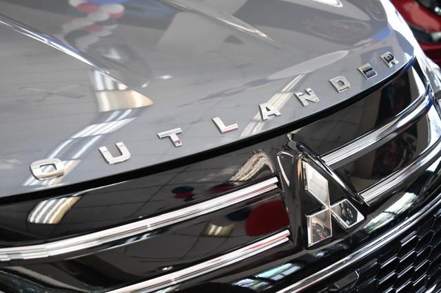 new 2025 Mitsubishi Outlander car, priced at $37,490