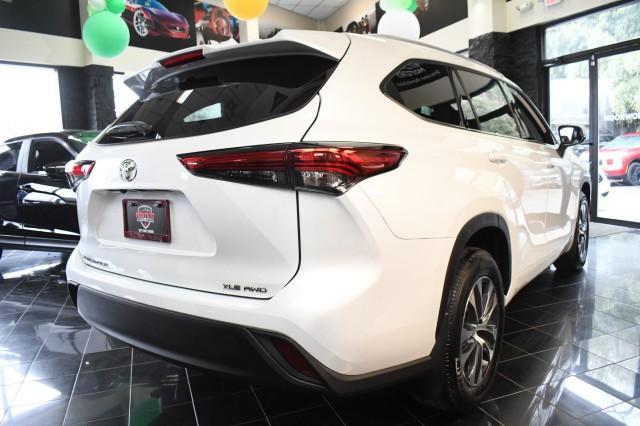 used 2022 Toyota Highlander car, priced at $35,595