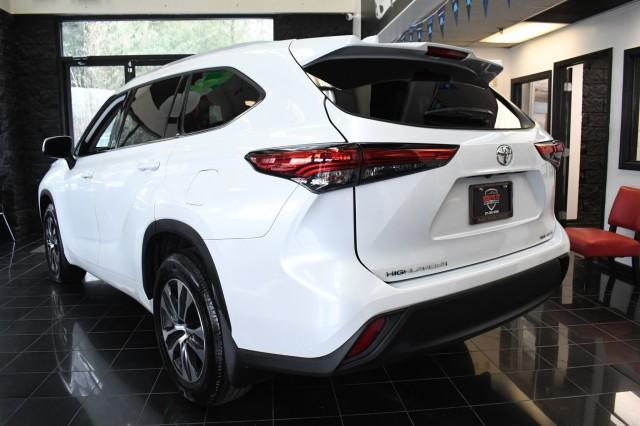 used 2022 Toyota Highlander car, priced at $35,595