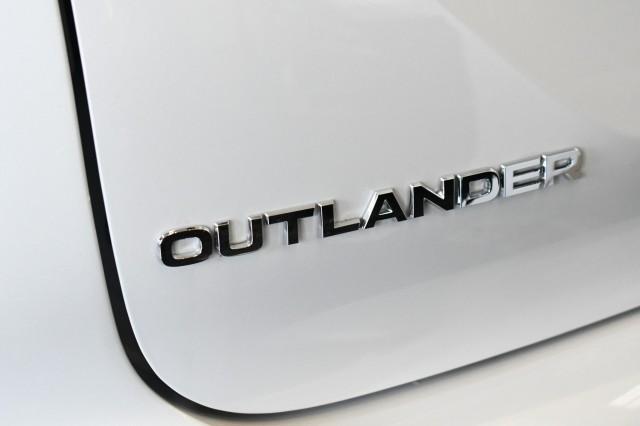 new 2024 Mitsubishi Outlander car, priced at $28,959