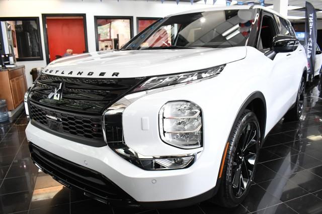 new 2024 Mitsubishi Outlander car, priced at $34,982