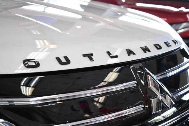 new 2025 Mitsubishi Outlander car, priced at $31,995