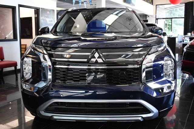 new 2025 Mitsubishi Outlander car, priced at $43,155
