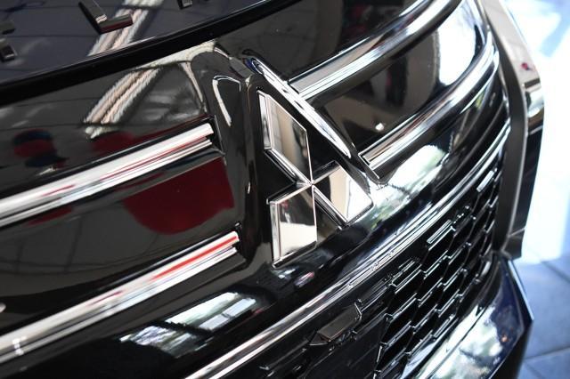 new 2025 Mitsubishi Outlander car, priced at $43,155