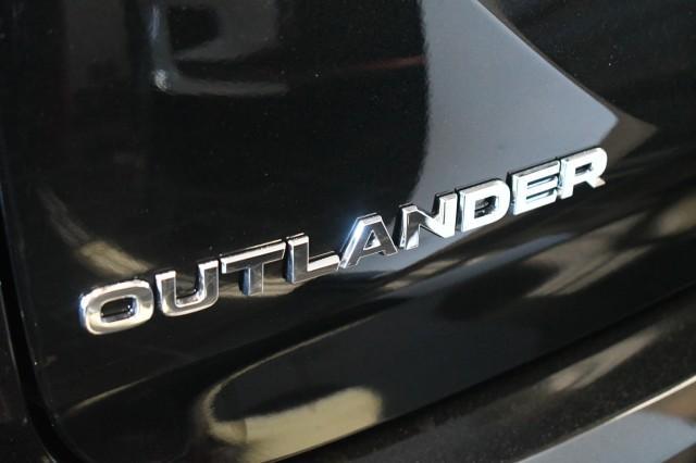 new 2024 Mitsubishi Outlander car, priced at $33,010