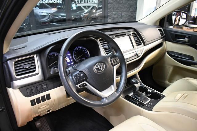 used 2016 Toyota Highlander car, priced at $16,195