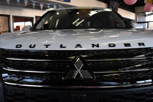 new 2024 Mitsubishi Outlander car, priced at $34,499