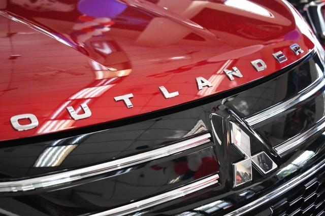new 2025 Mitsubishi Outlander car, priced at $38,625