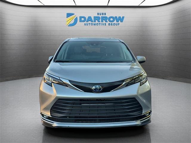 used 2023 Toyota Sienna car, priced at $39,702