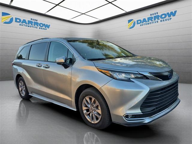 used 2023 Toyota Sienna car, priced at $39,702