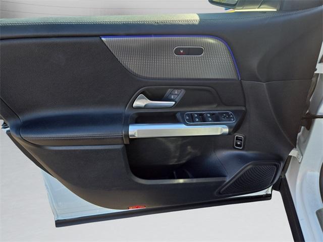 used 2022 Mercedes-Benz GLB 250 car, priced at $25,900