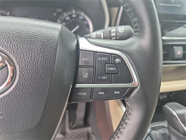 used 2020 Toyota Highlander car, priced at $28,513