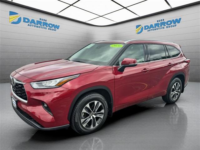 used 2020 Toyota Highlander car, priced at $28,513