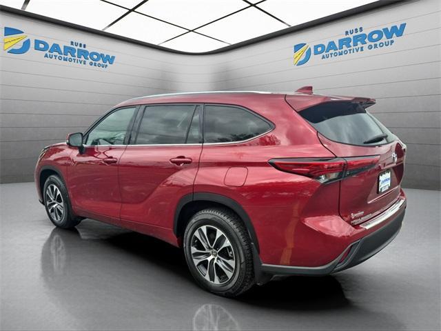 used 2020 Toyota Highlander car, priced at $28,513