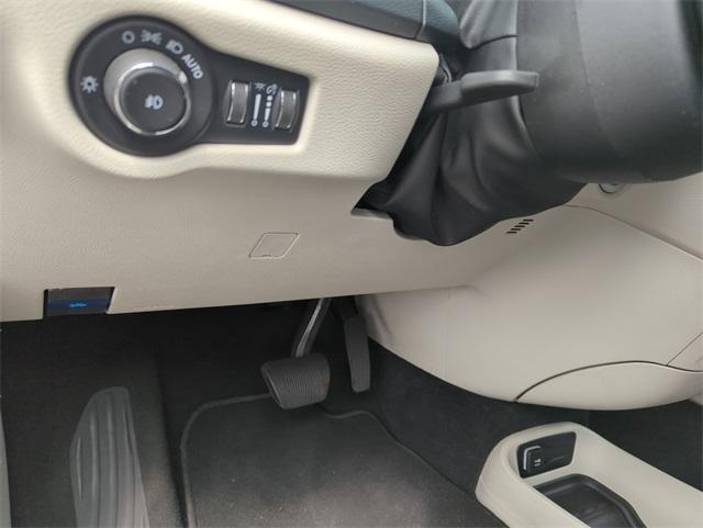 used 2023 Chrysler Pacifica car, priced at $21,900