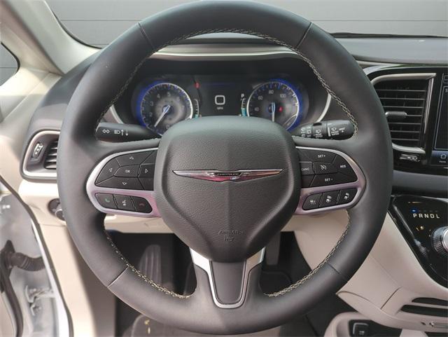 used 2023 Chrysler Pacifica car, priced at $21,900