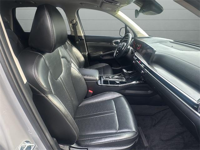 used 2024 Kia Sorento car, priced at $27,685