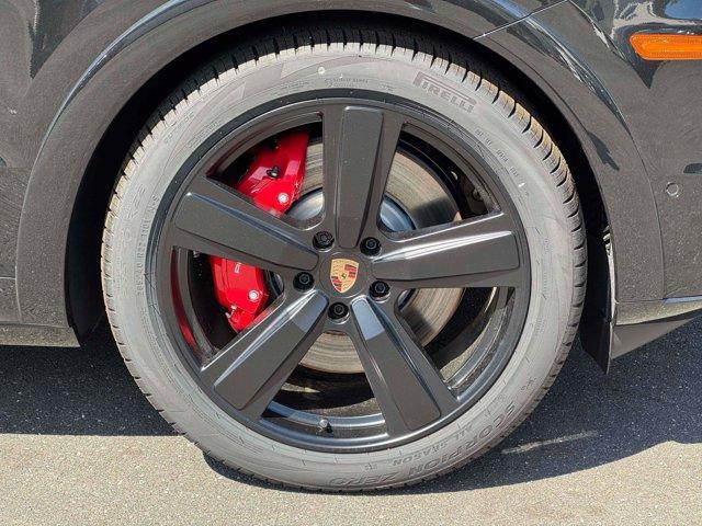 new 2025 Porsche Cayenne car, priced at $159,605