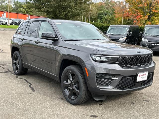 new 2025 Jeep Grand Cherokee car, priced at $46,125