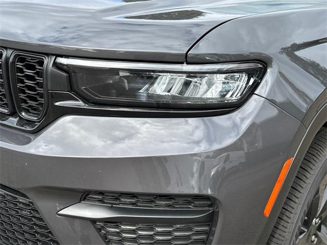 new 2025 Jeep Grand Cherokee car, priced at $46,125