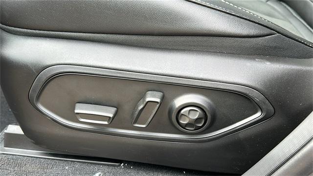 new 2025 Jeep Grand Cherokee car, priced at $46,125