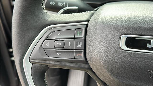 new 2025 Jeep Grand Cherokee car, priced at $46,125