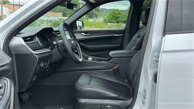 new 2025 Jeep Grand Cherokee L car, priced at $44,973
