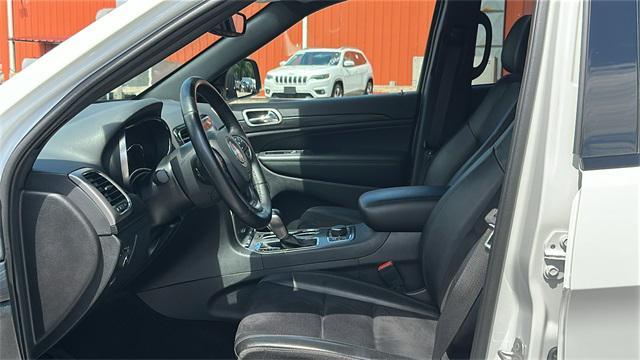 used 2022 Jeep Grand Cherokee car, priced at $31,342